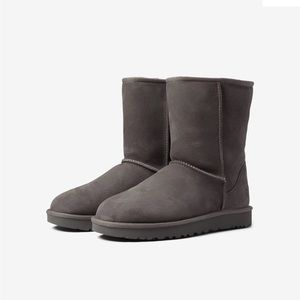 Womens grey size 9 uggs!!